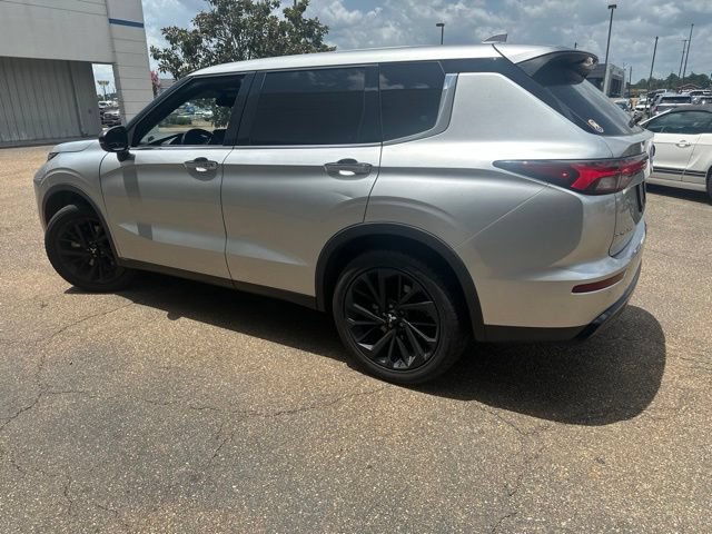 Used 2022 Mitsubishi Outlander SEL Black Edition FWD image 3