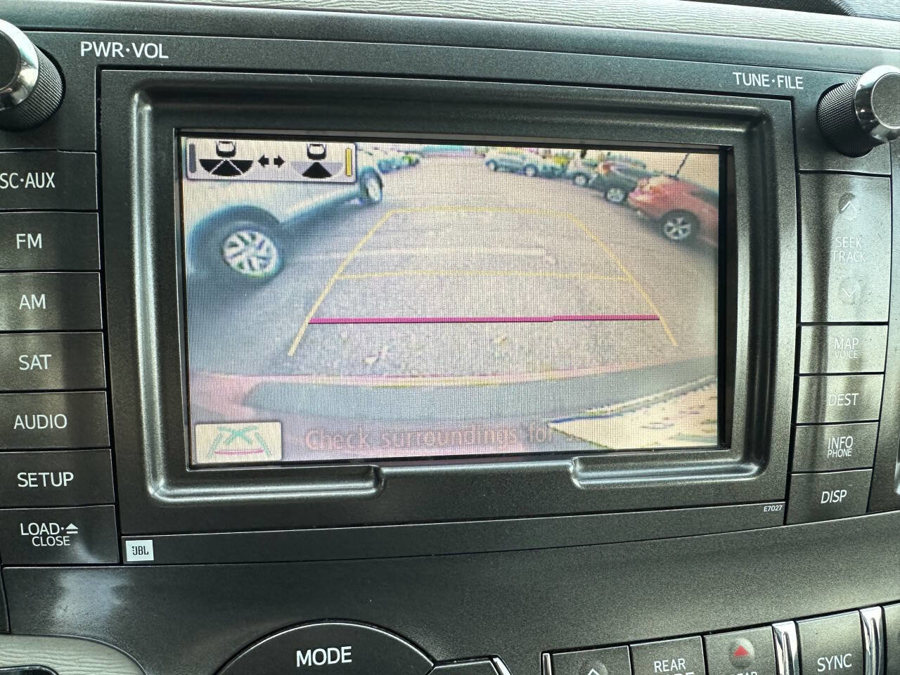 Used 2011 Toyota Sienna XLE image 15