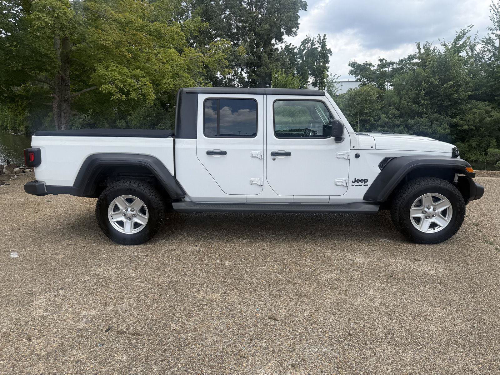 Used 2020 Jeep Gladiator Sport w/ Quick Order Package 24S AWD/4WD image 2
