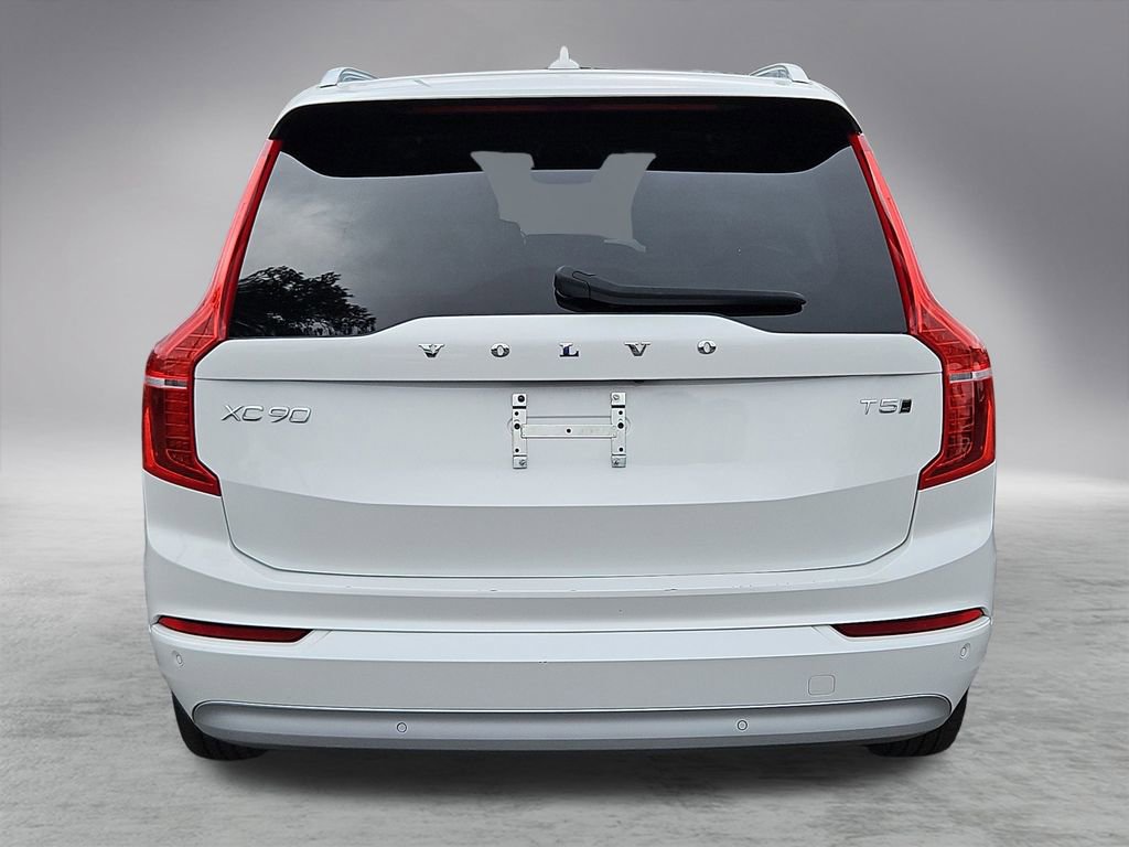 Used 2022 Volvo XC90 T5 Momentum image 6