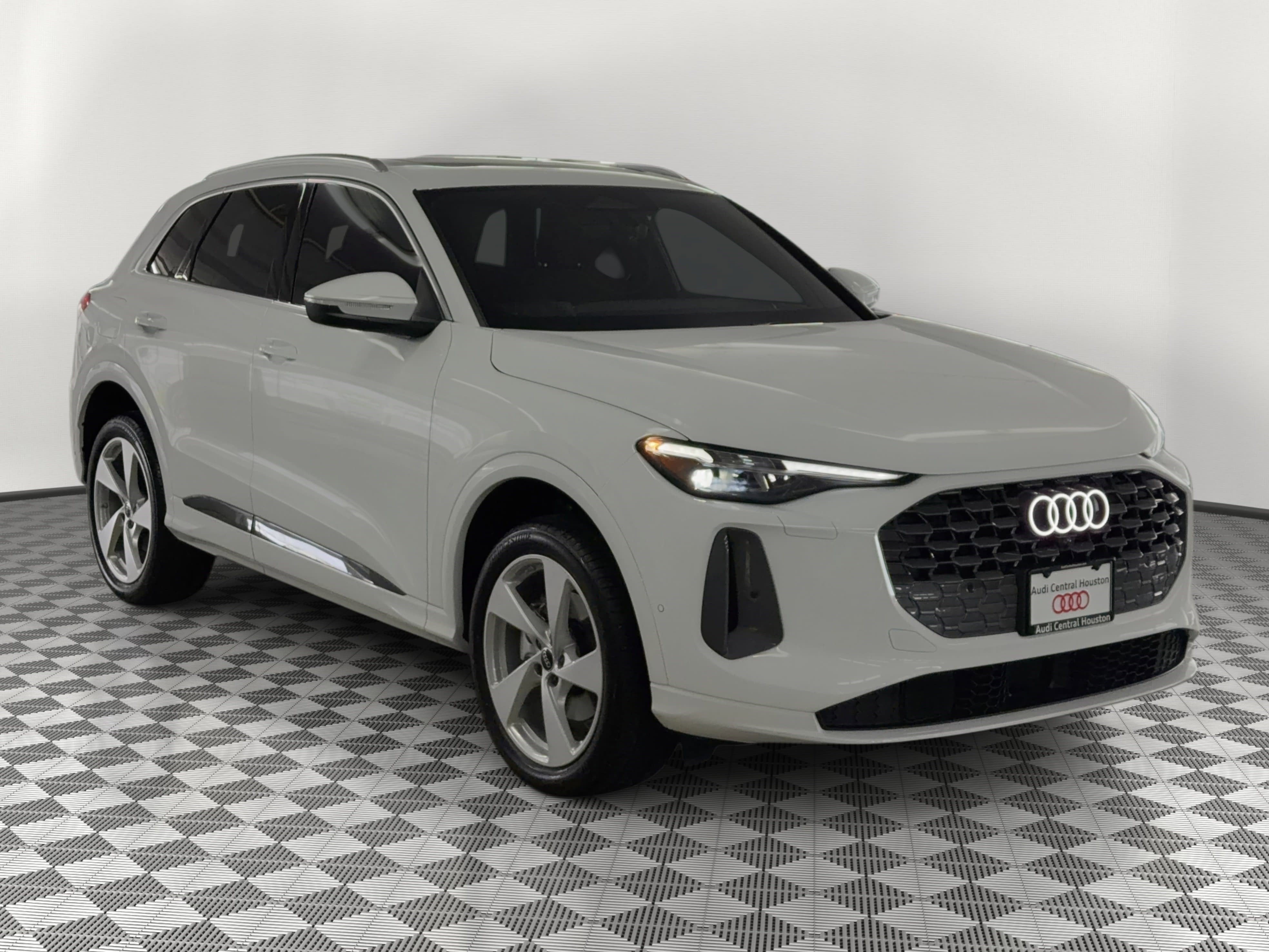 New 2026 Audi Q5 Premium Plus image 7