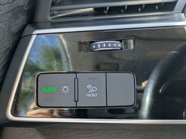Used 2022 Audi Q8 Premium Plus AWD/4WD image 19