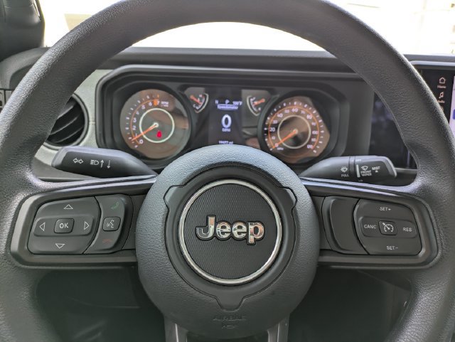 Certified 2025 Jeep Gladiator Overland AWD/4WD image 19