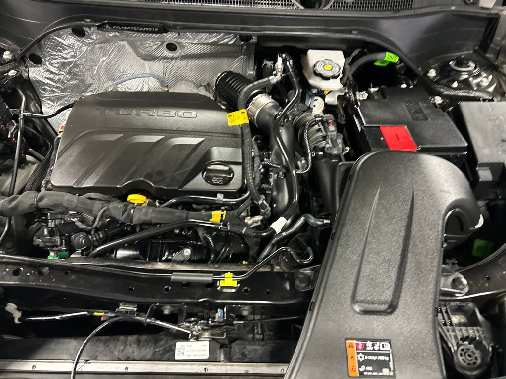 Used 2025 Chevrolet Trax LT w/ LT Convenience Package FWD image 26