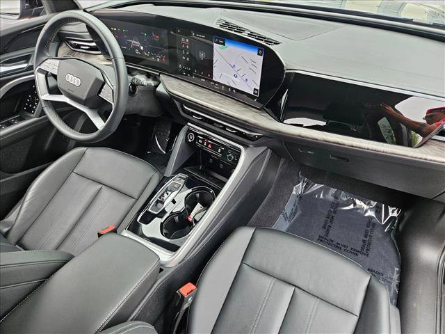 Used 2025 Audi Q5 Premium w/ Convenience Package AWD/4WD image 24