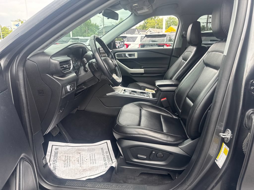 Used 2020 Ford Explorer XLT w/ Equipment Group 202A AWD/4WD image 24