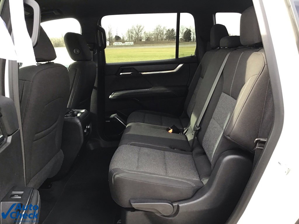 Used 2025 GMC Acadia Elevation image 15