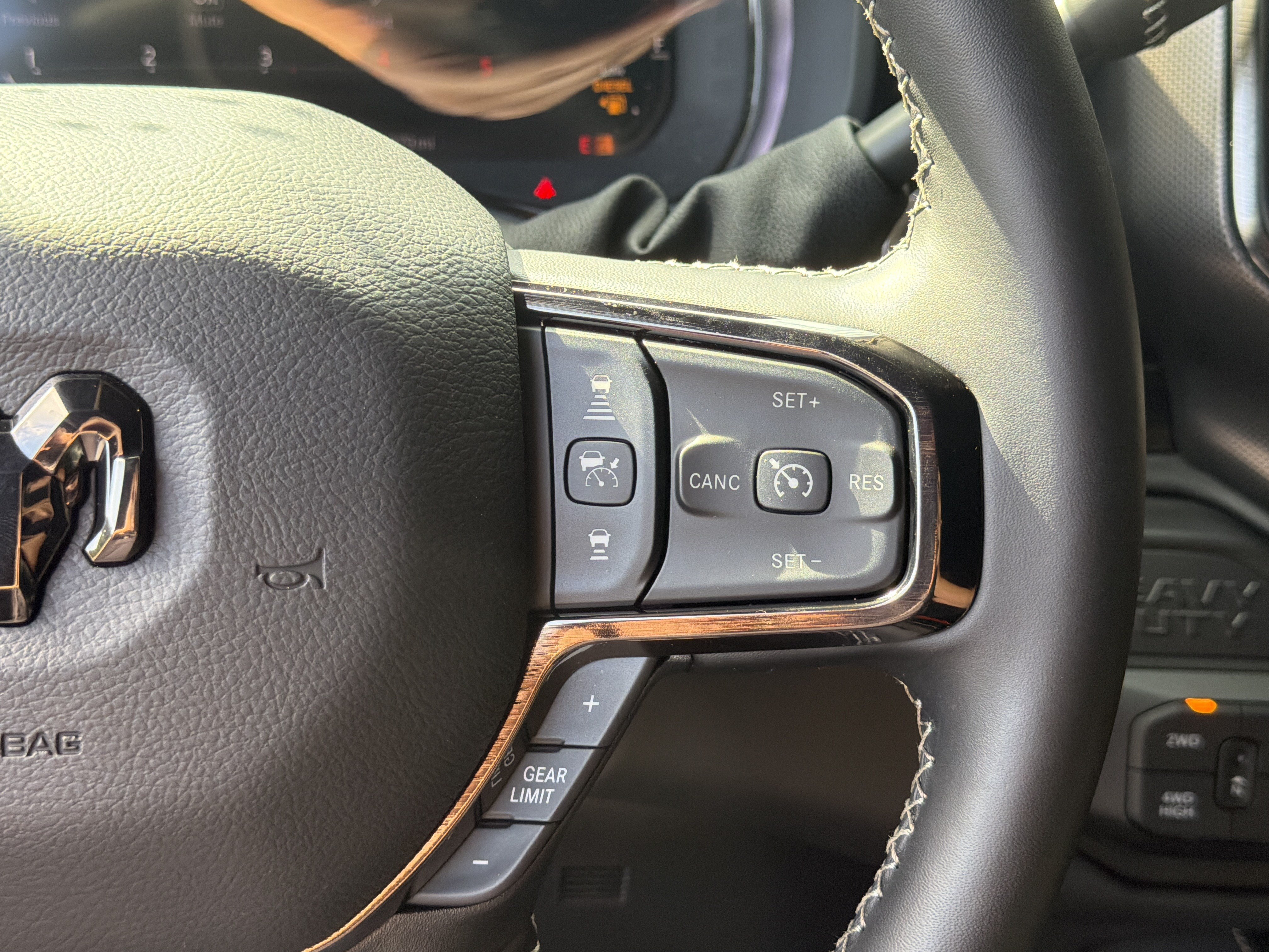 Used 2026 RAM 3500 Limited AWD/4WD image 32