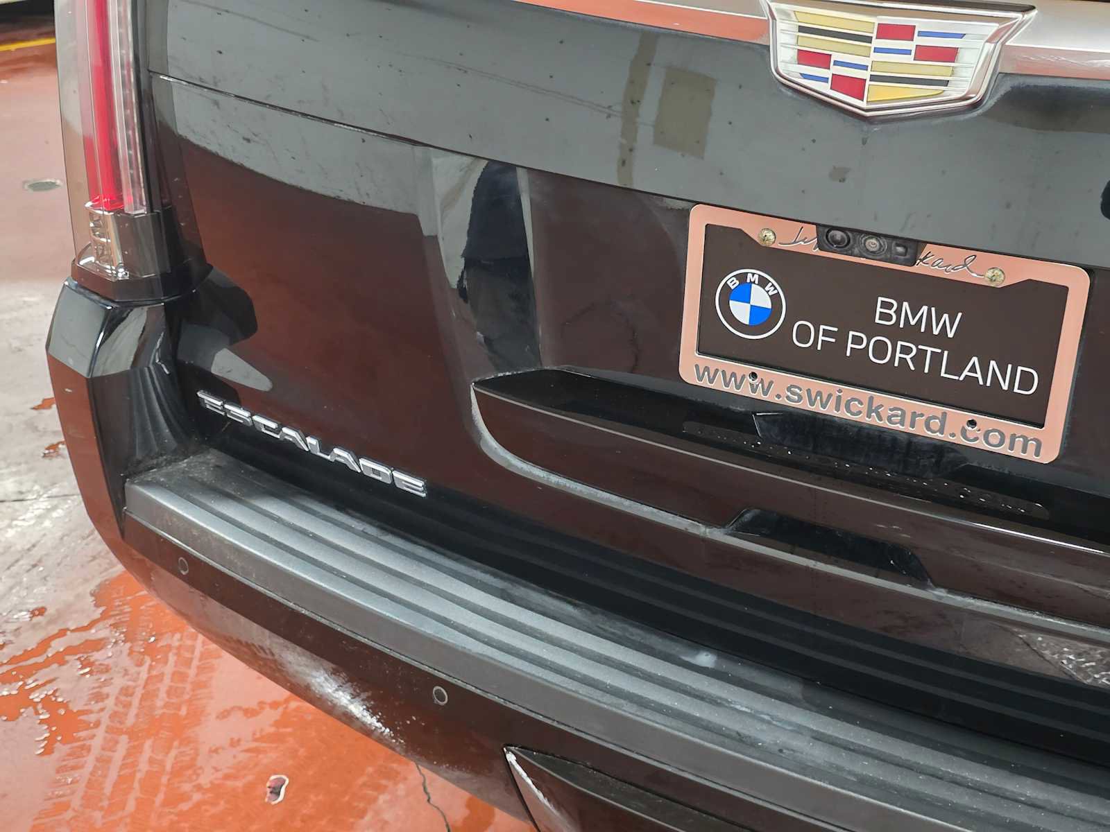 Used 2020 Cadillac Escalade Premium Luxury image 16