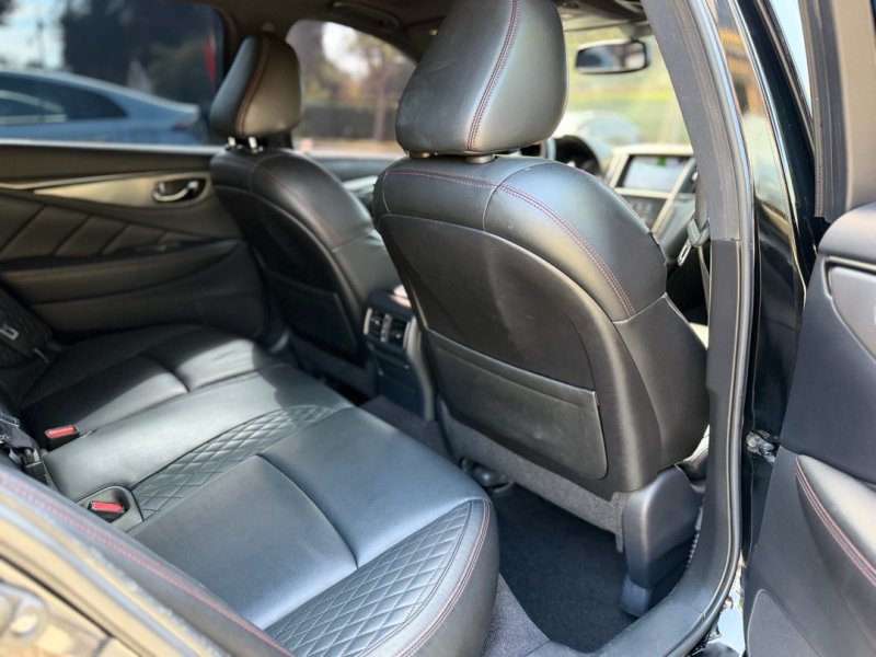 Used 2018 INFINITI Q50 Red Sport 400 w/ Sensory Package (Sport) RWD image 10