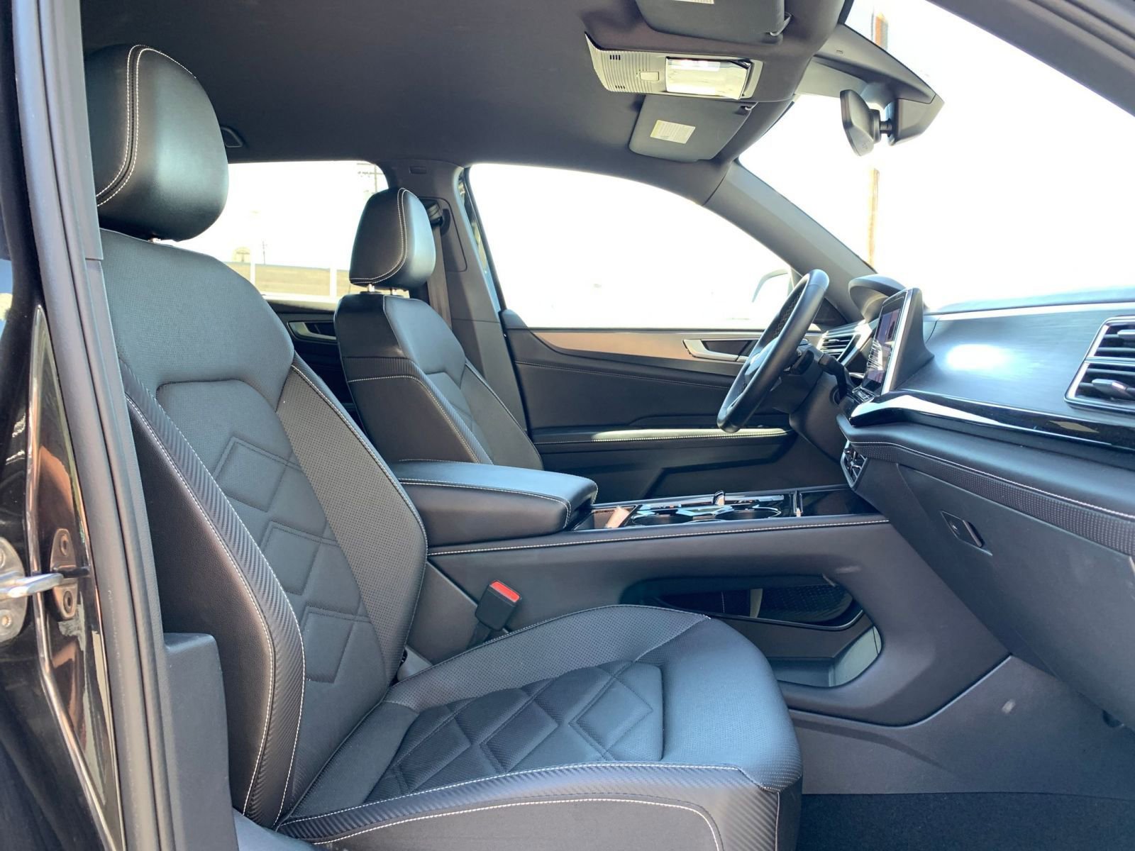 Used 2024 Volkswagen Atlas Cross Sport SE image 36