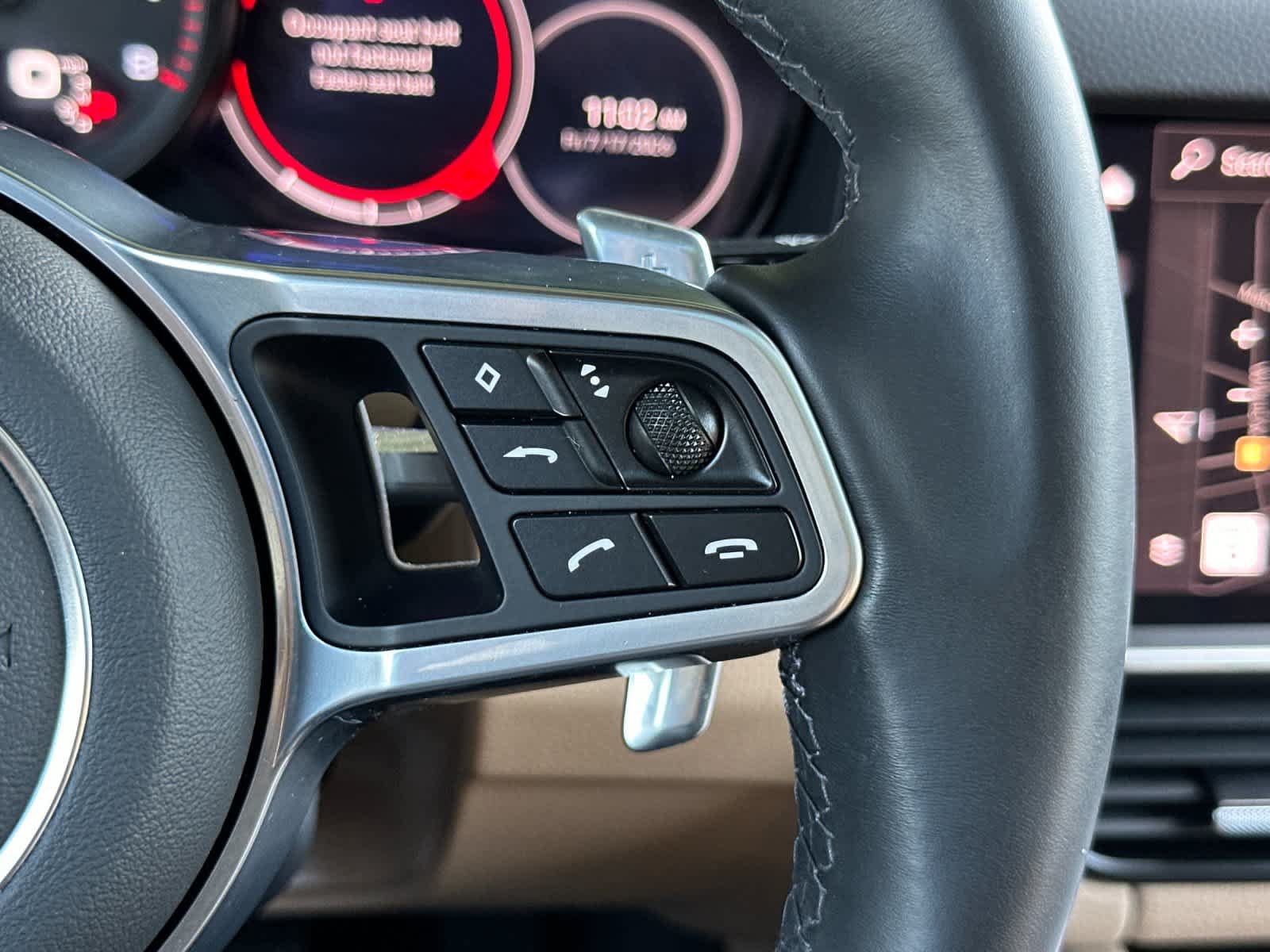 Certified 2023 Porsche Cayenne AWD/4WD image 28