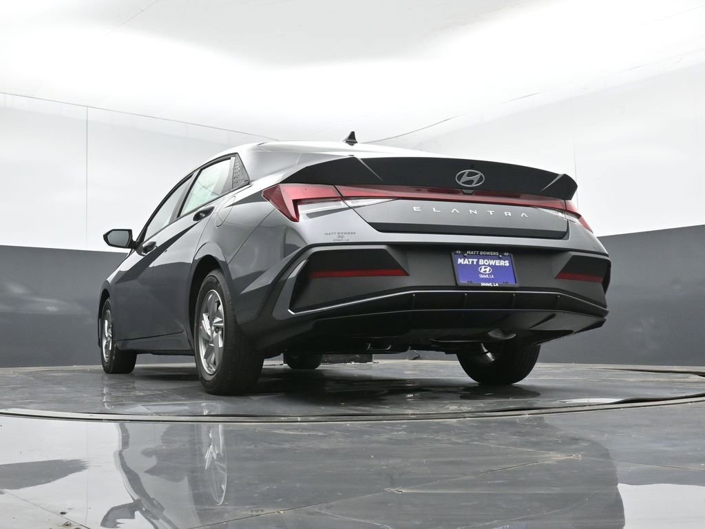 New 2026 Hyundai Elantra SE FWD image 12