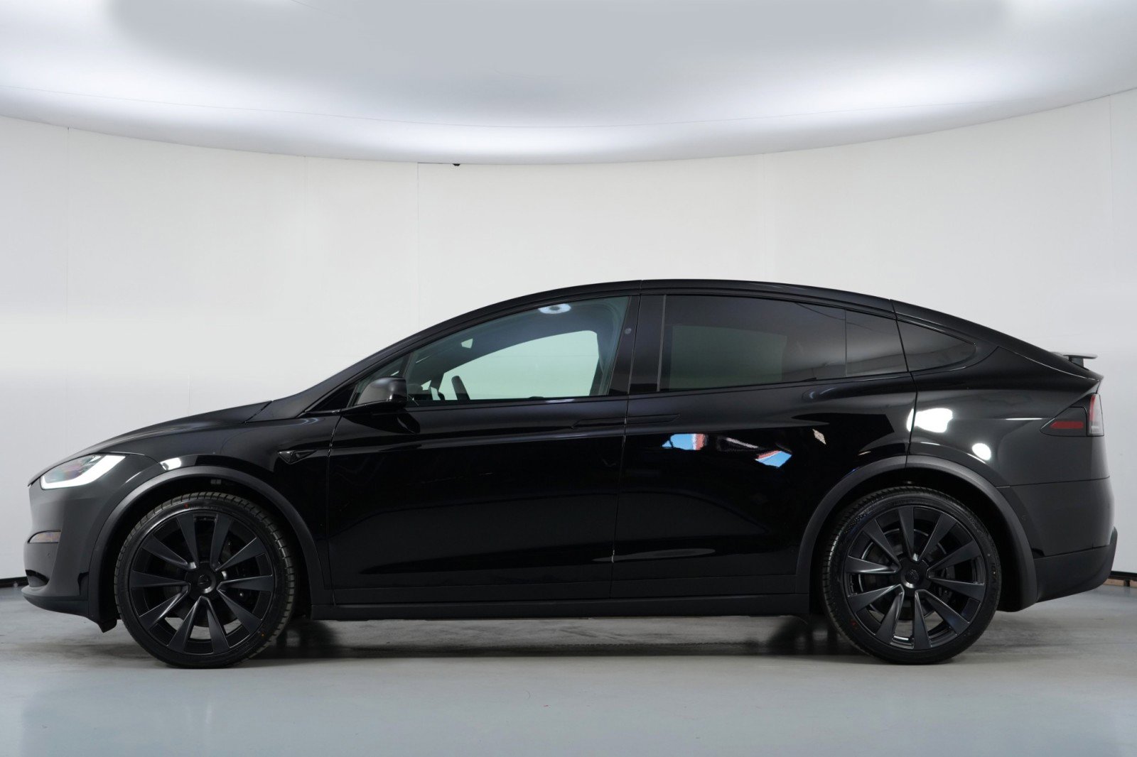 Used 2023 Tesla Model X image 9