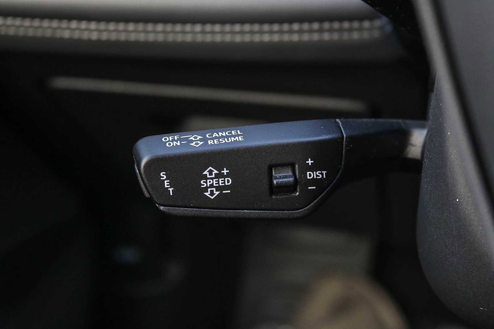 Used 2025 Audi Q6 e-tron Premium w/ Convenience Package image 32