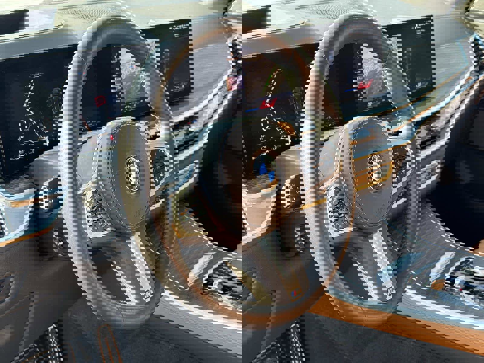 Used 2024 BMW X5 xDrive40i w/ M Sport Package image 2