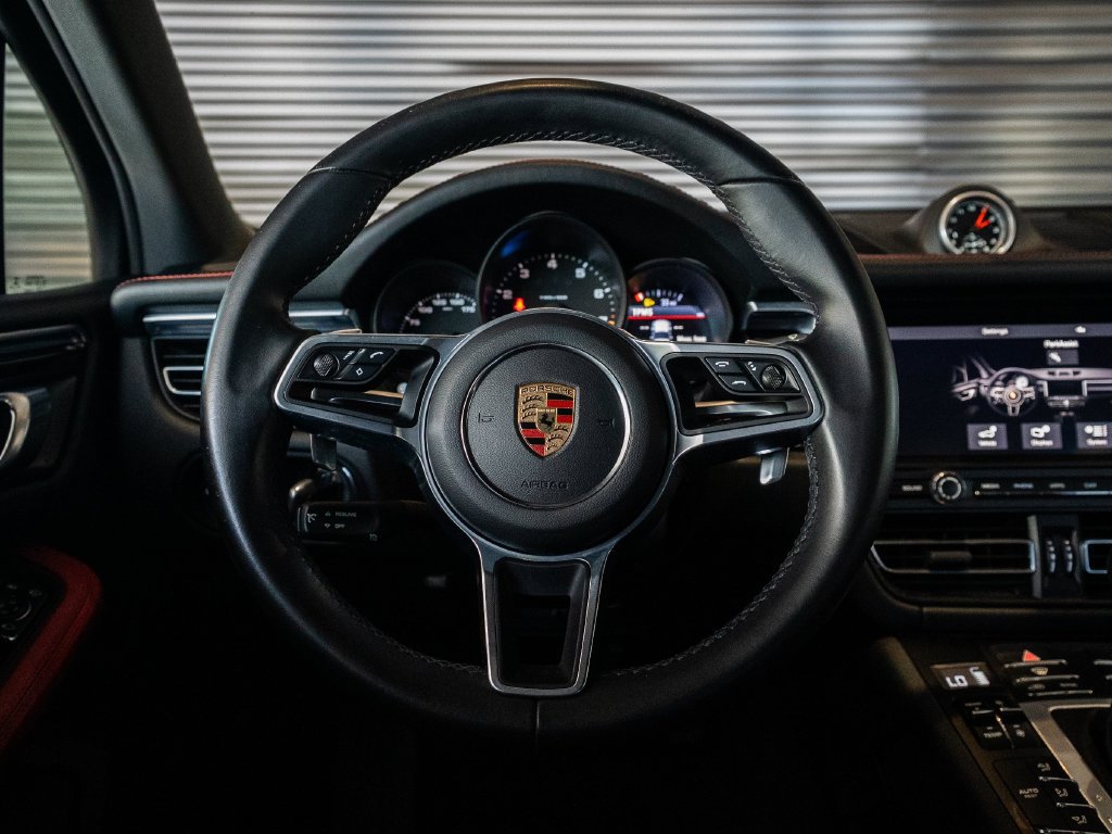 Certified 2021 Porsche Macan AWD/4WD image 26