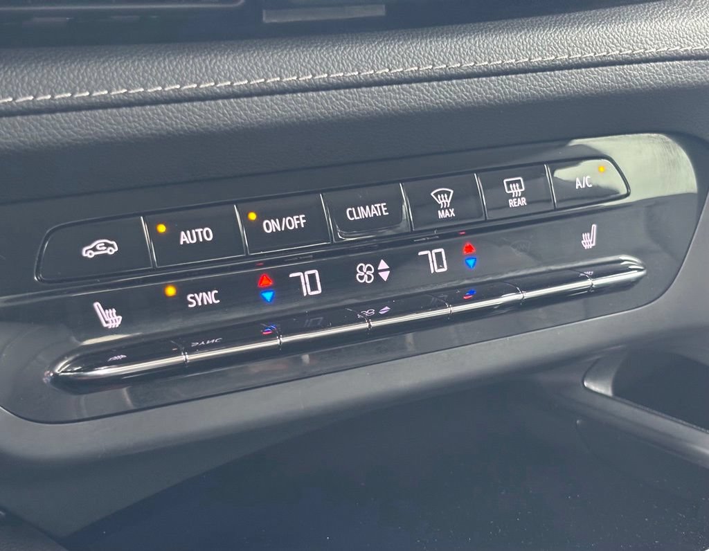 Used 2023 Buick Envision Essence FWD image 28