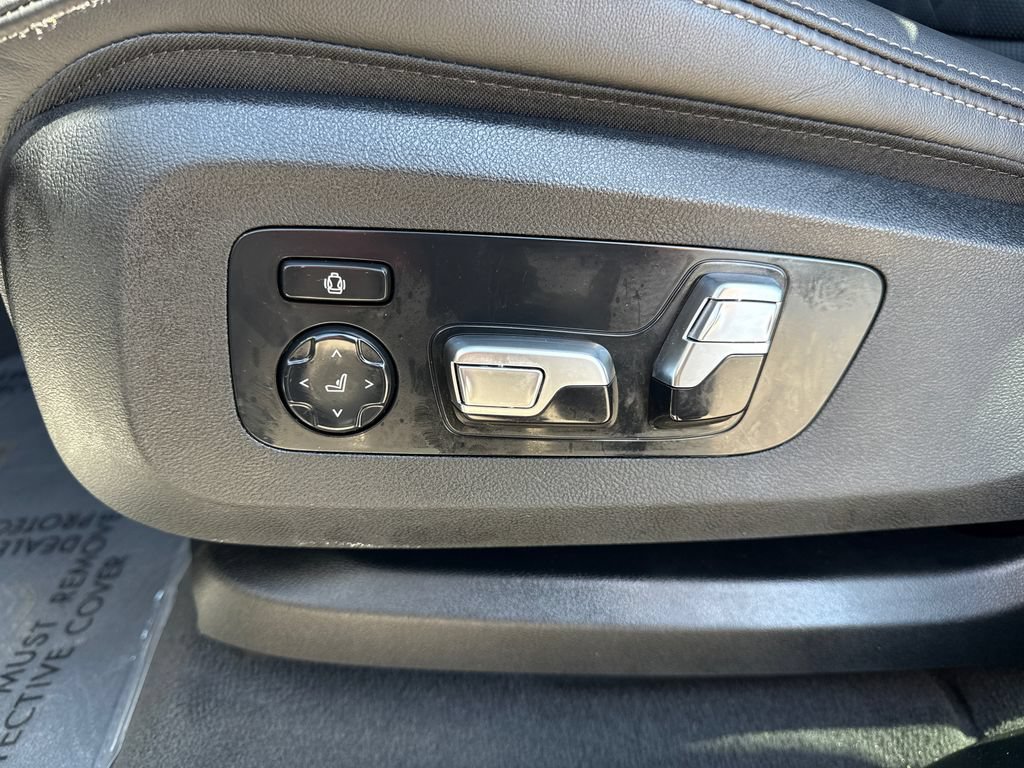 Used 2025 BMW X7 xDrive40i w/ Premium Package AWD/4WD image 23