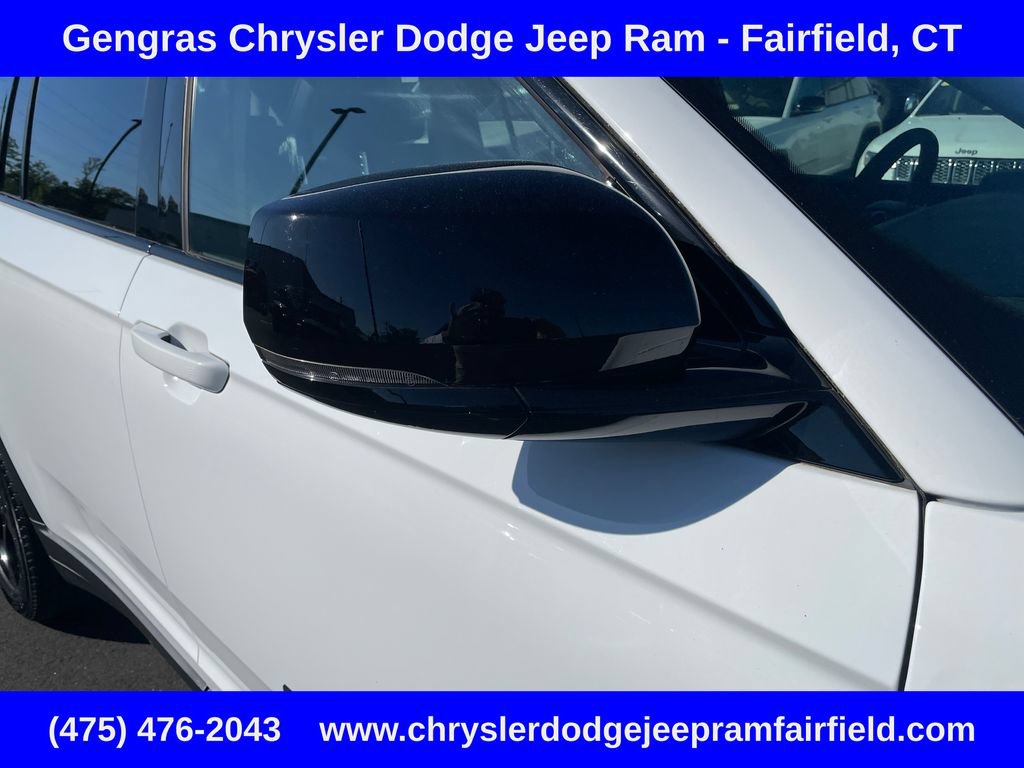 Certified 2023 Jeep Grand Cherokee L Limited w/ Black Appearance Package AWD/4WD image 9