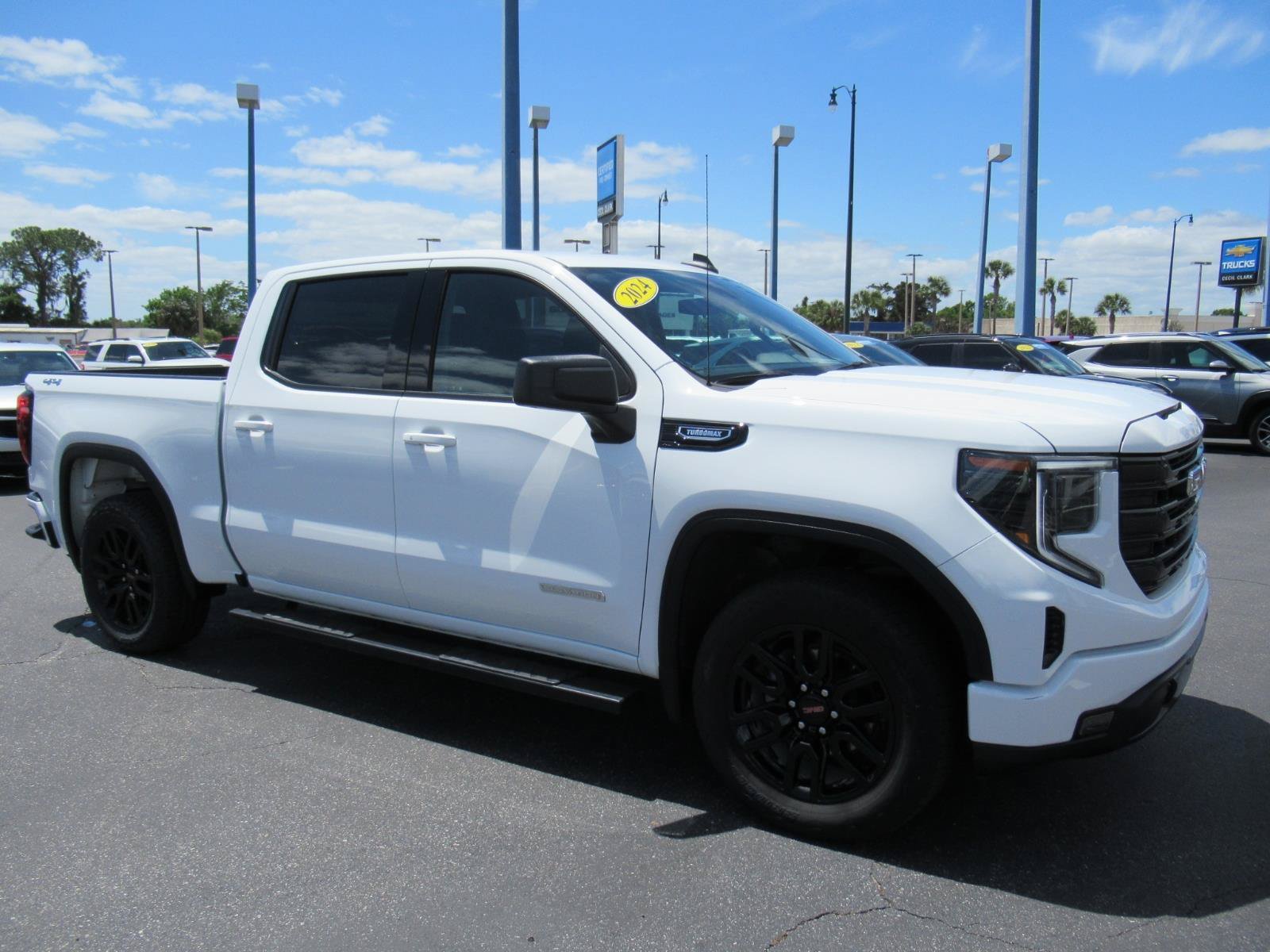 Certified 2024 GMC Sierra 1500 Elevation AWD/4WD image 4