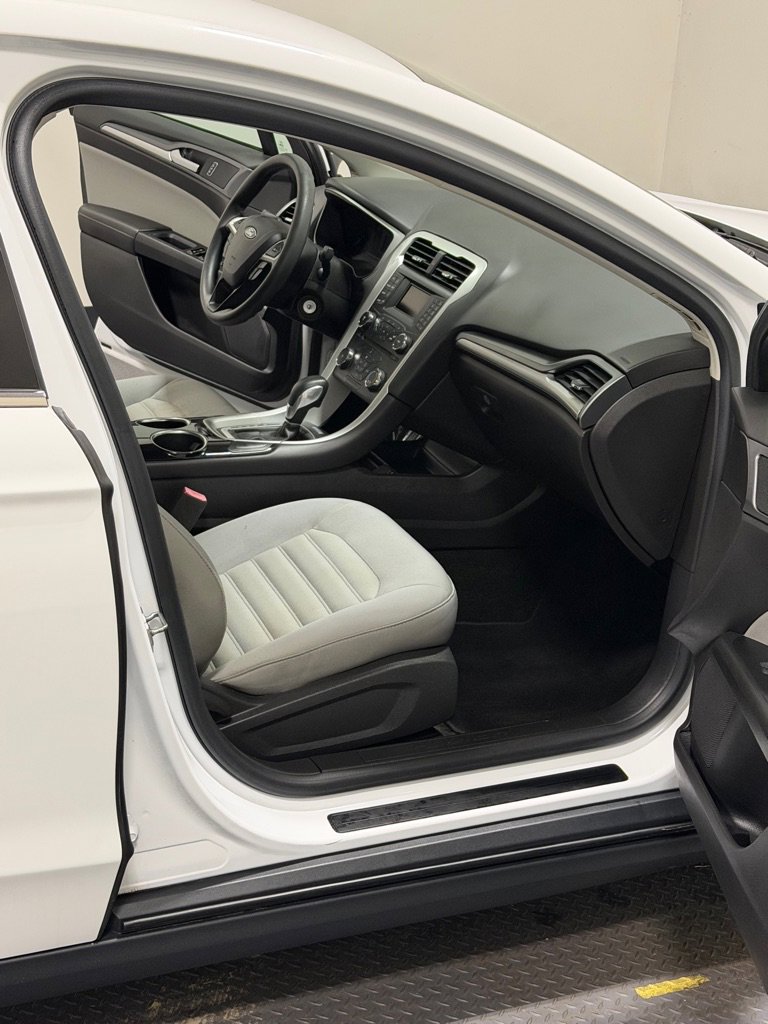 Used 2013 Ford Fusion S FWD image 11