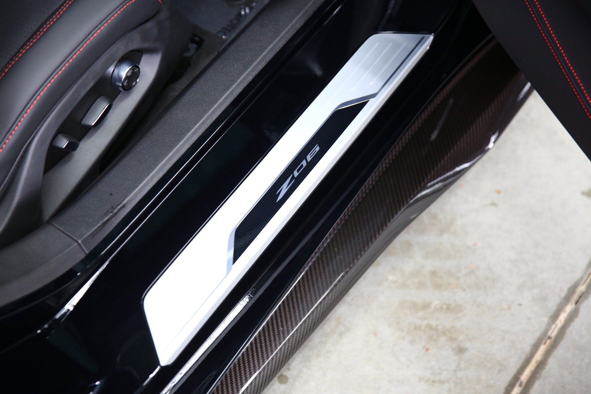 Used 2024 Chevrolet Corvette Z06 w/ Z07 Performance Package RWD image 29