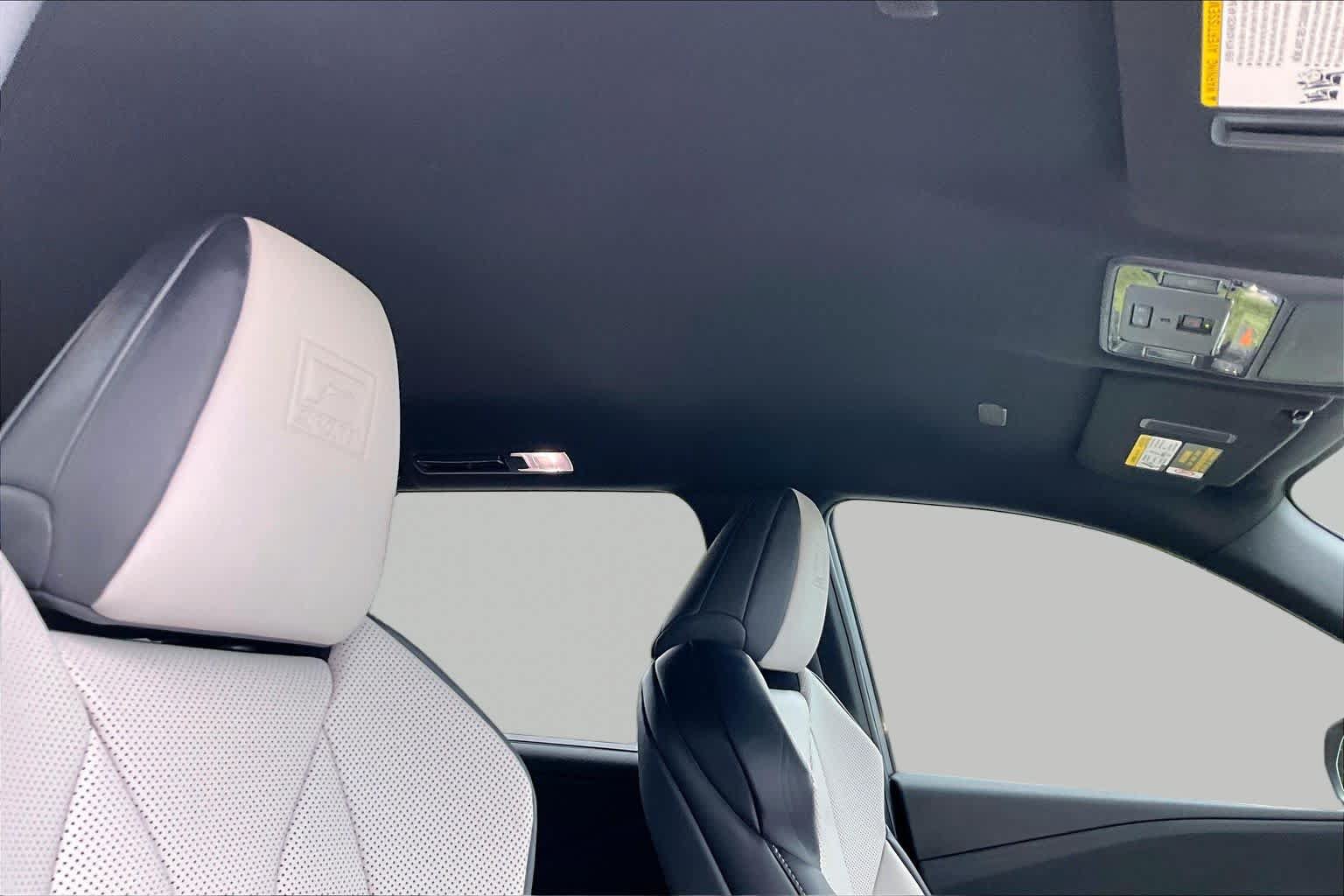 Used 2025 Lexus TX 500h AWD w/ Technology Package image 14