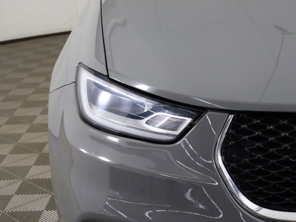 Used 2023 Chrysler Pacifica Limited image 19