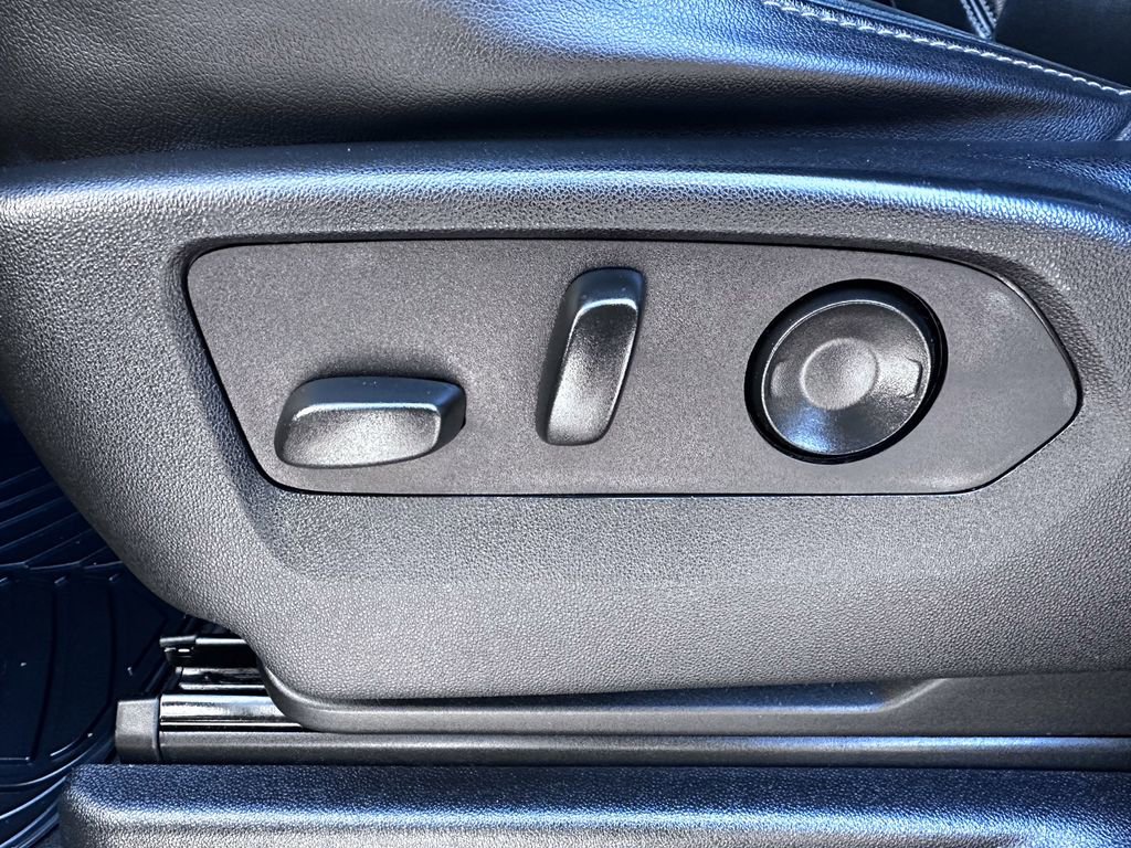 Used 2021 Chevrolet Tahoe Z71 image 18