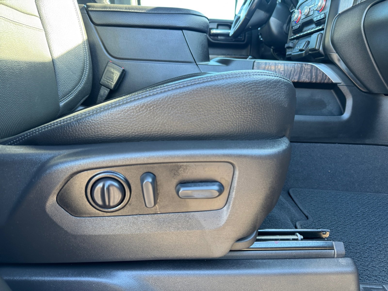 Used 2022 GMC Sierra 3500 Denali w/ Denali Ultimate Package image 30