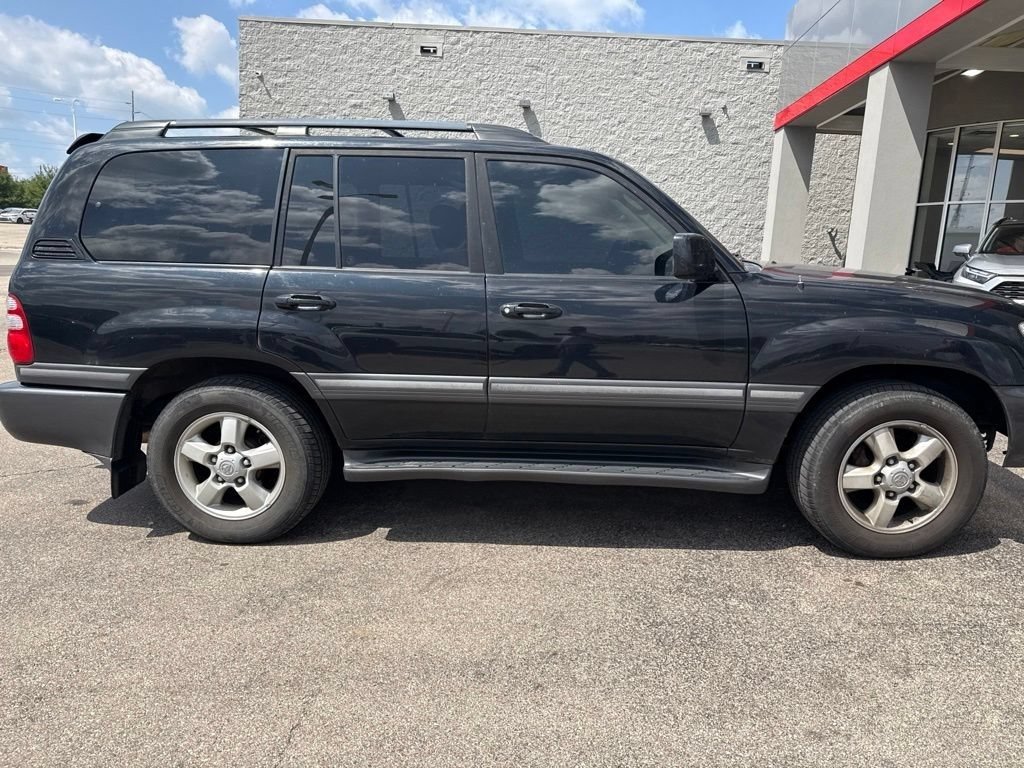 Used 2004 Toyota Land Cruiser AWD/4WD image 2