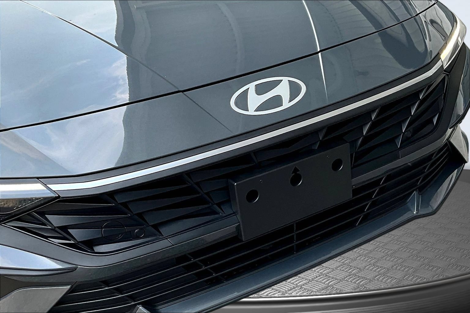 Used 2025 Hyundai Elantra Sport FWD image 30