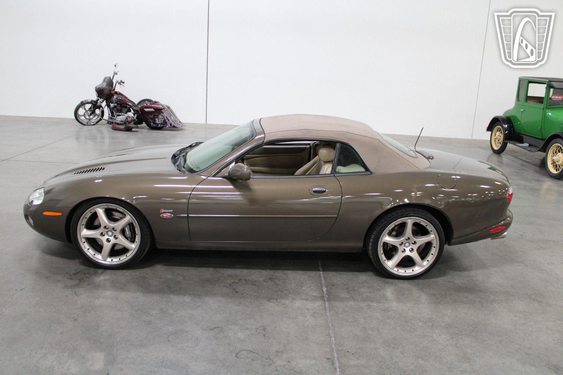 Used 2001 Jaguar XK8 Convertible RWD image 8