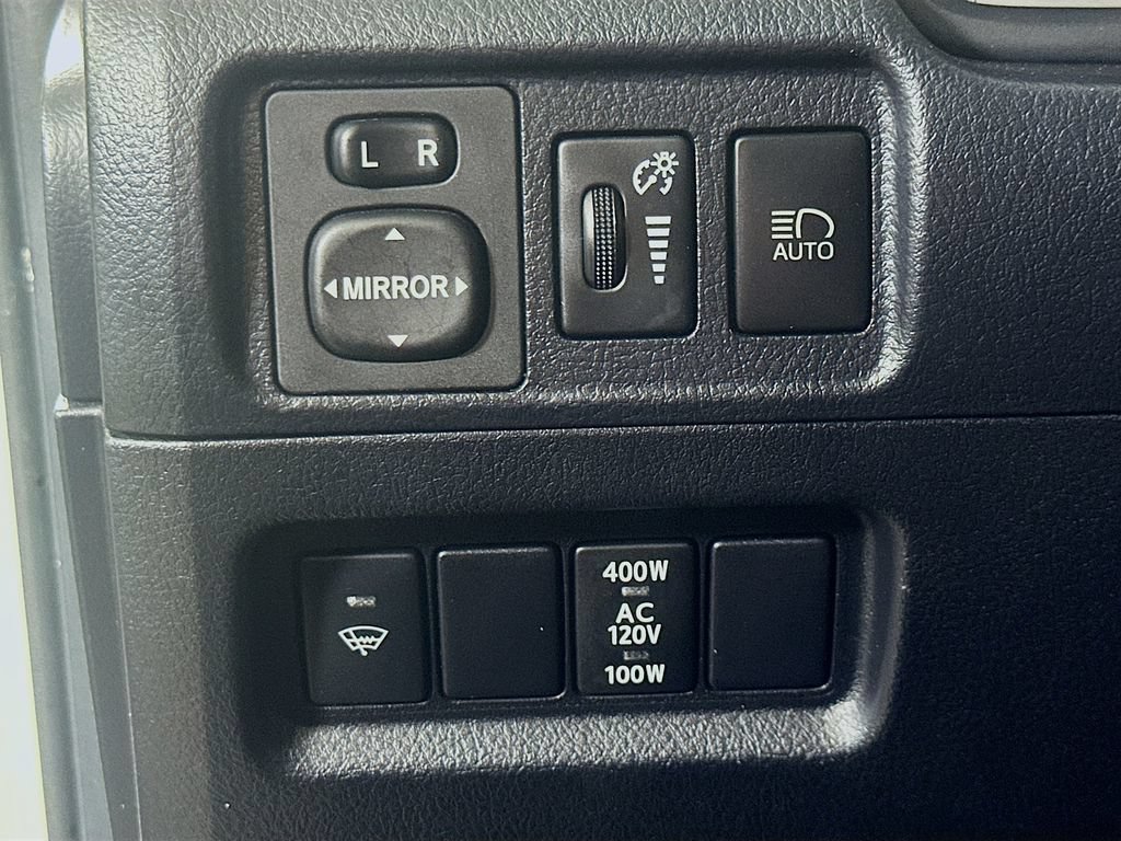 Used 2020 Toyota 4Runner SR5 AWD/4WD image 21