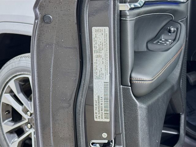 New 2025 Jeep Grand Cherokee Overland image 33