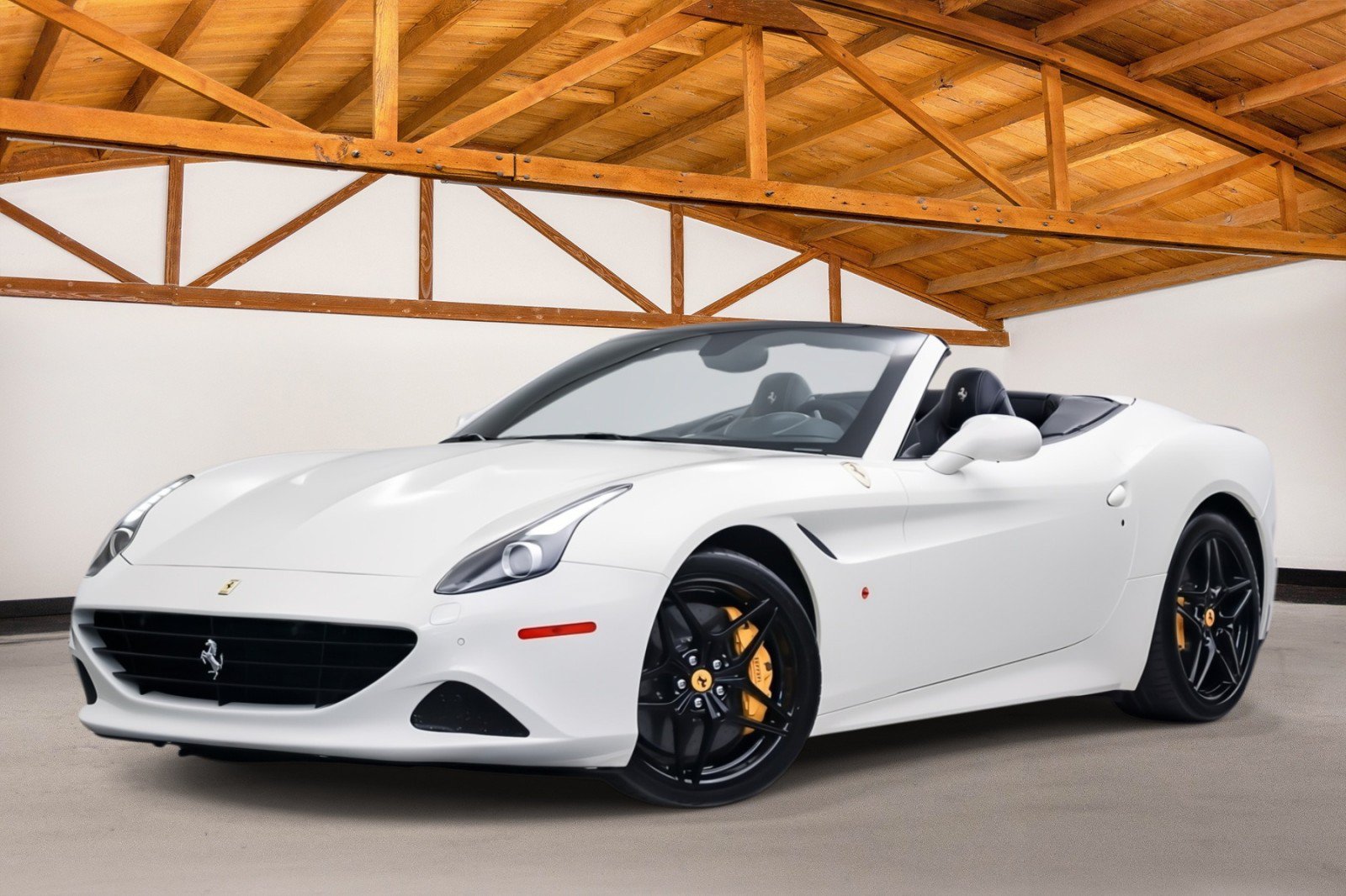 Used 2017 Ferrari California T RWD image 1