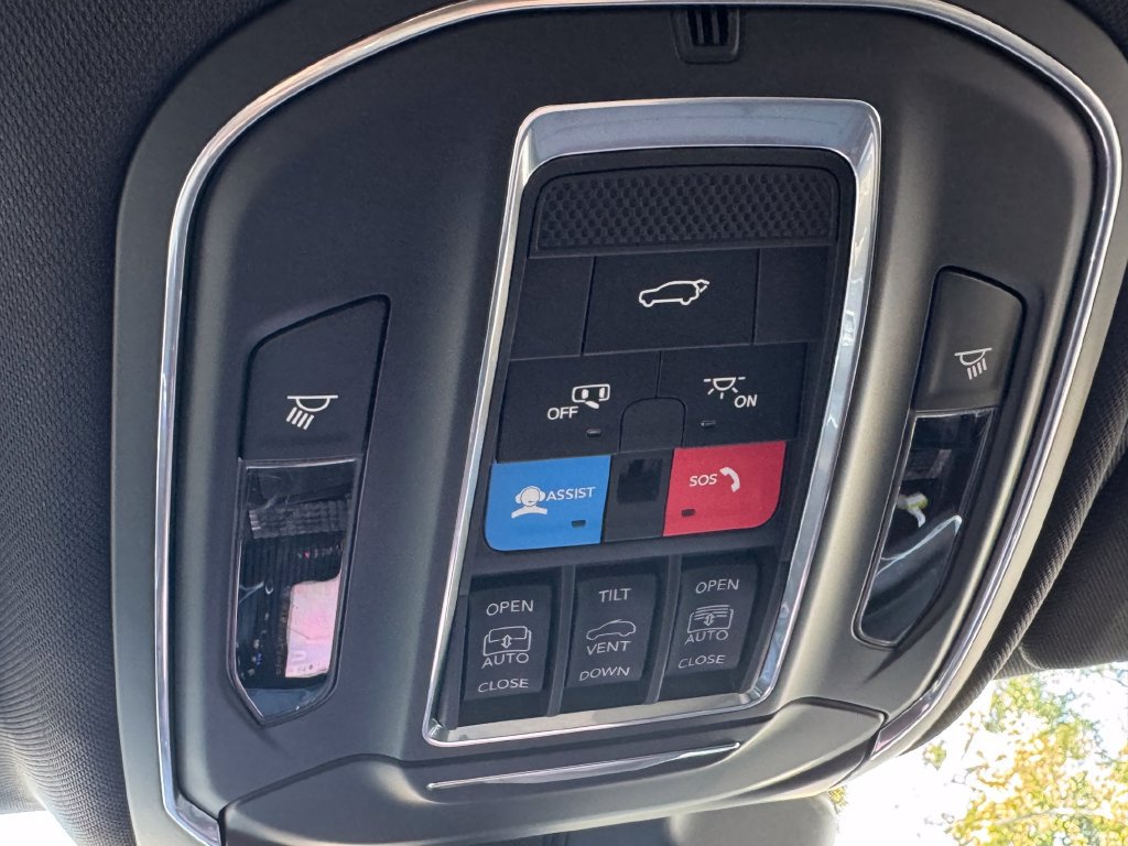 New 2027 Jeep Grand Cherokee Limited AWD/4WD image 23