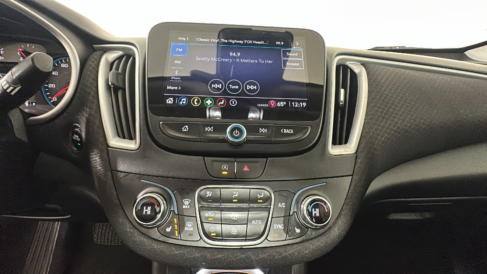 Used 2023 Chevrolet Malibu LT FWD image 26