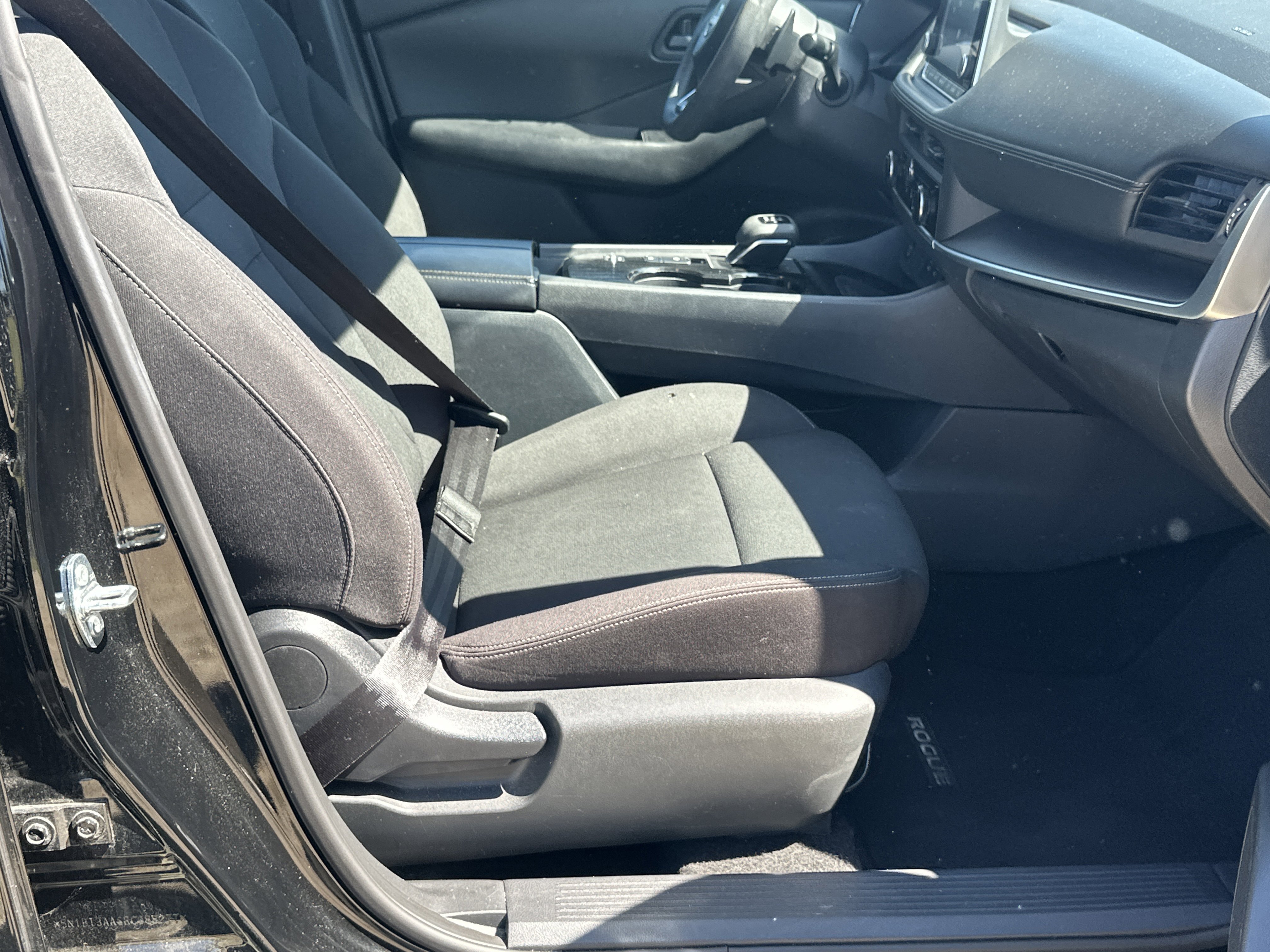 Used 2024 Nissan Rogue S FWD image 10