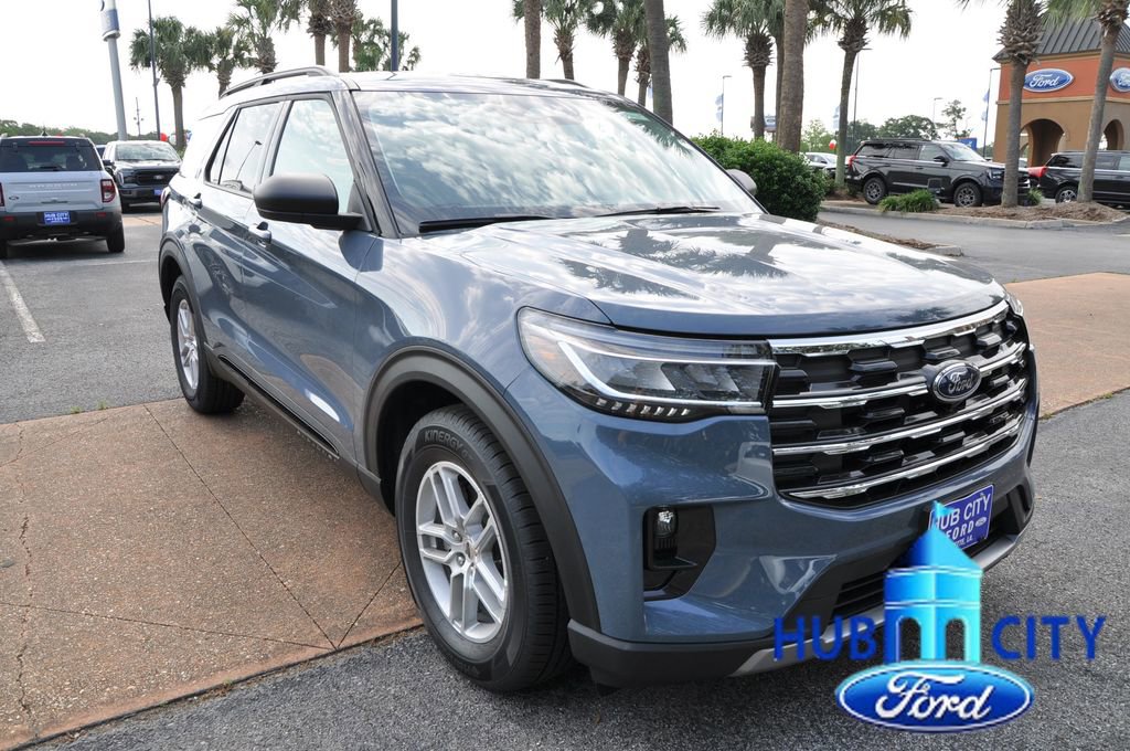 New 2026 Ford Explorer Active RWD image 7