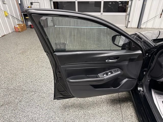 Used 2024 Nissan Altima 2.5 SV FWD image 7