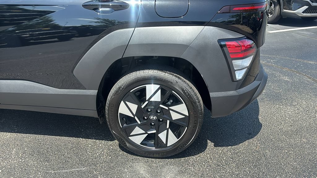 Used 2025 Hyundai Kona SEL AWD/4WD image 9