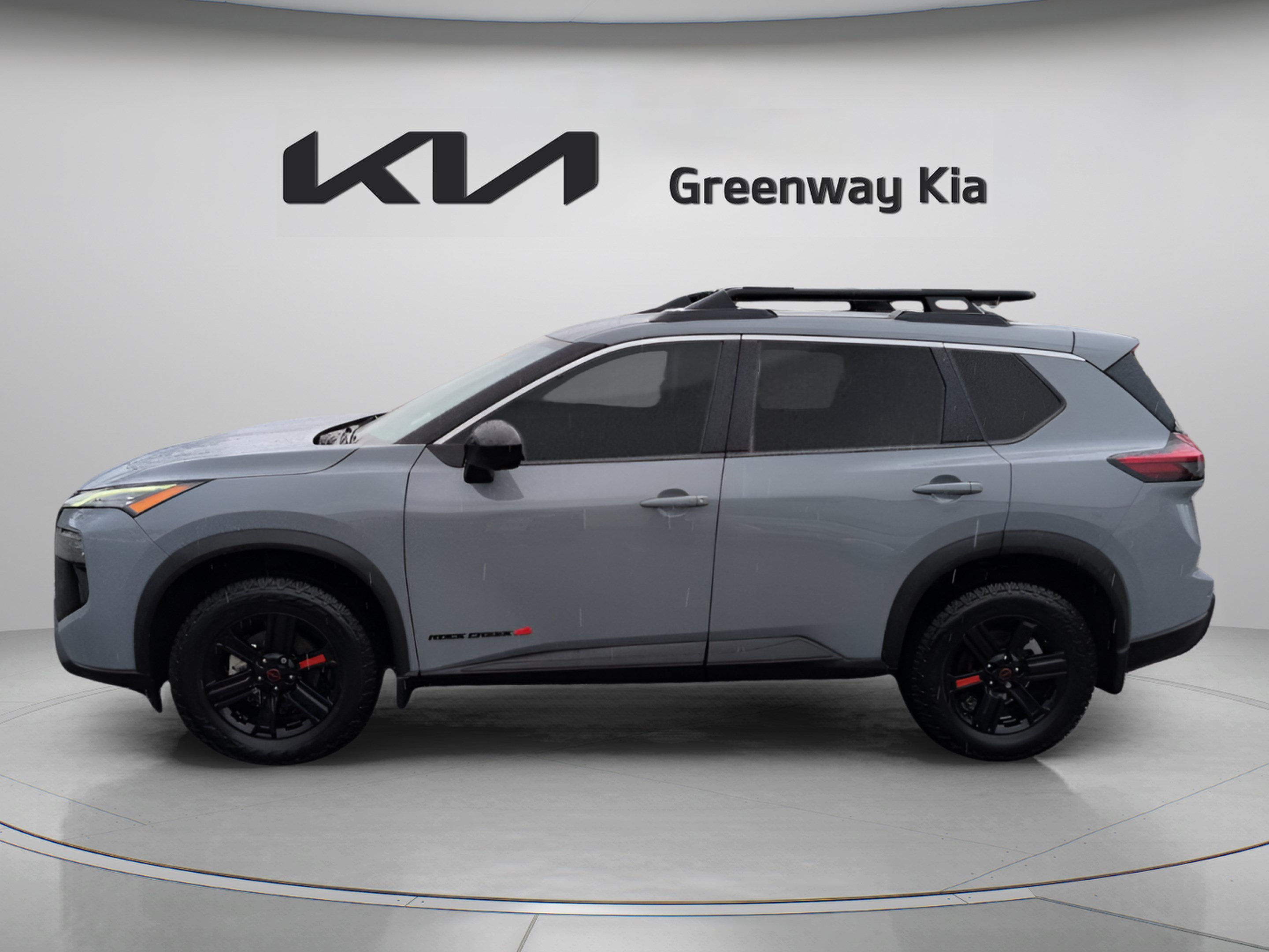 Used 2025 Nissan Rogue SV AWD/4WD image 9