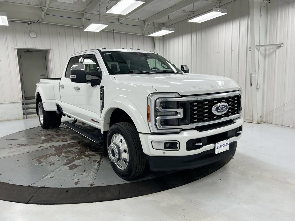 Used 2023 Ford F450 Platinum w/ FX4 Off-Road Package AWD/4WD image 2