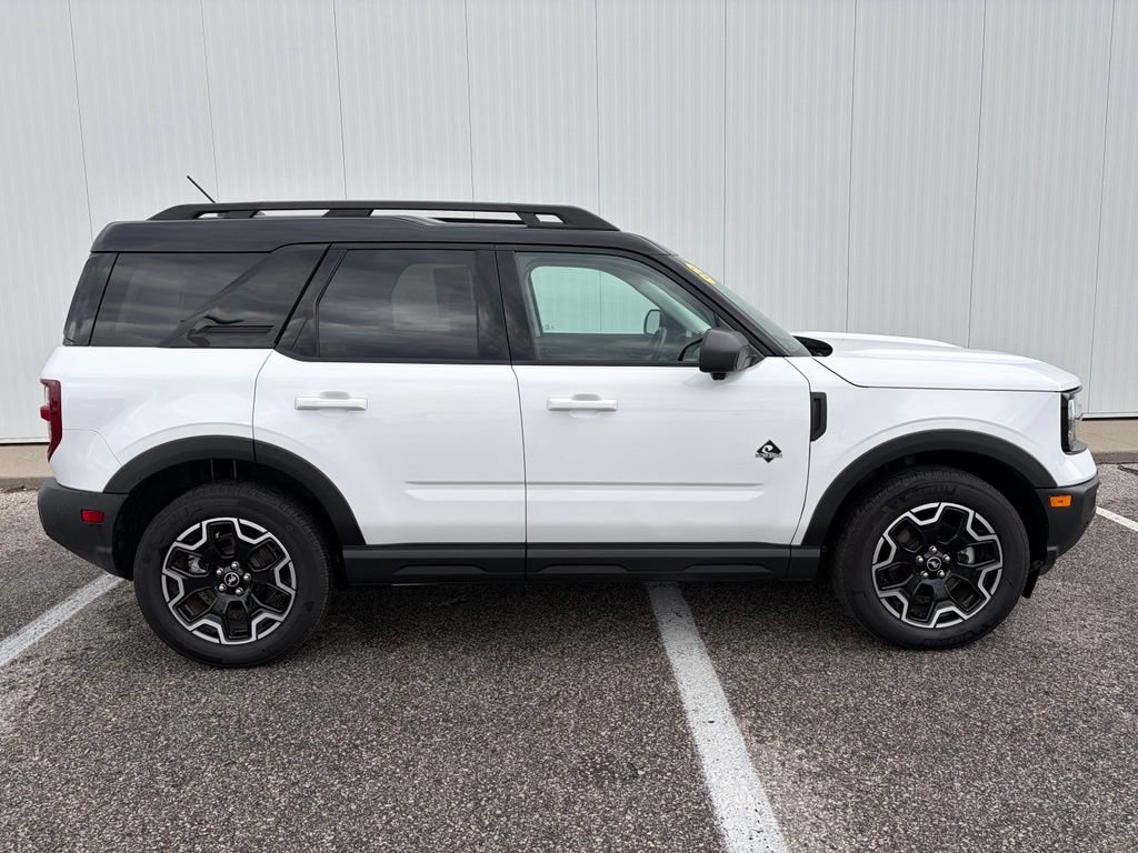 Certified 2025 Ford Bronco Sport Outer Banks w/ Outer Banks Tech Package+ AWD/4WD image 9
