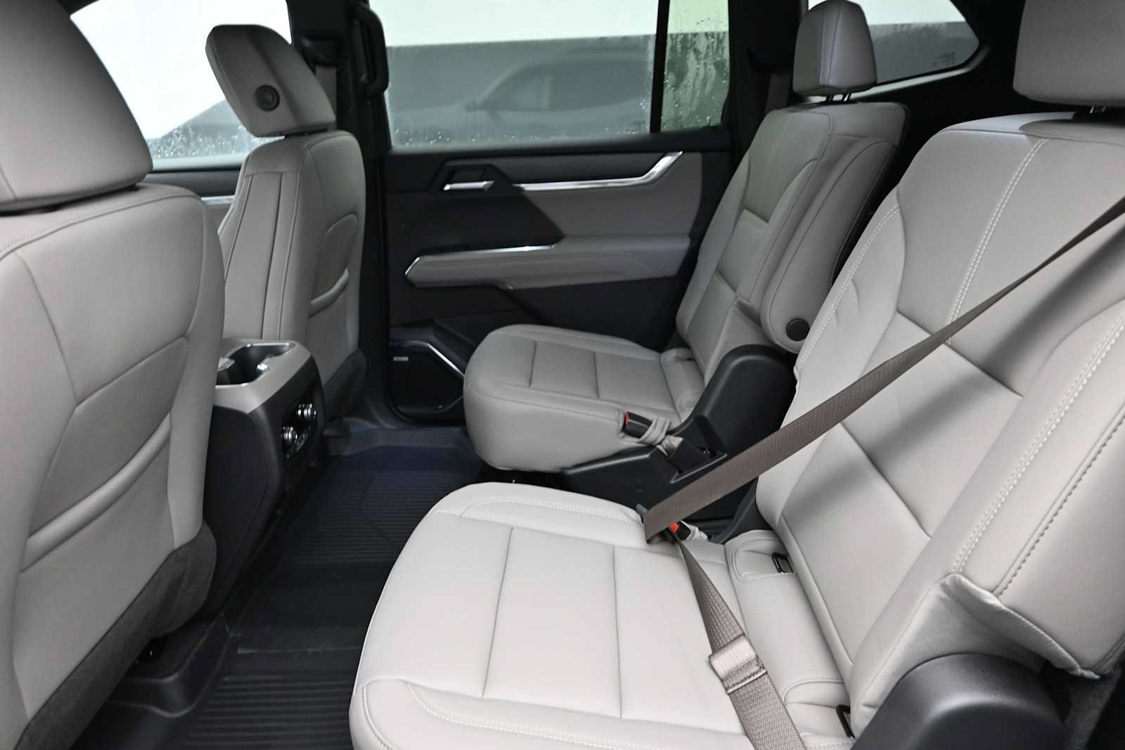 New 2026 GMC Acadia Elevation w/ Elevation Premium Package AWD/4WD image 18