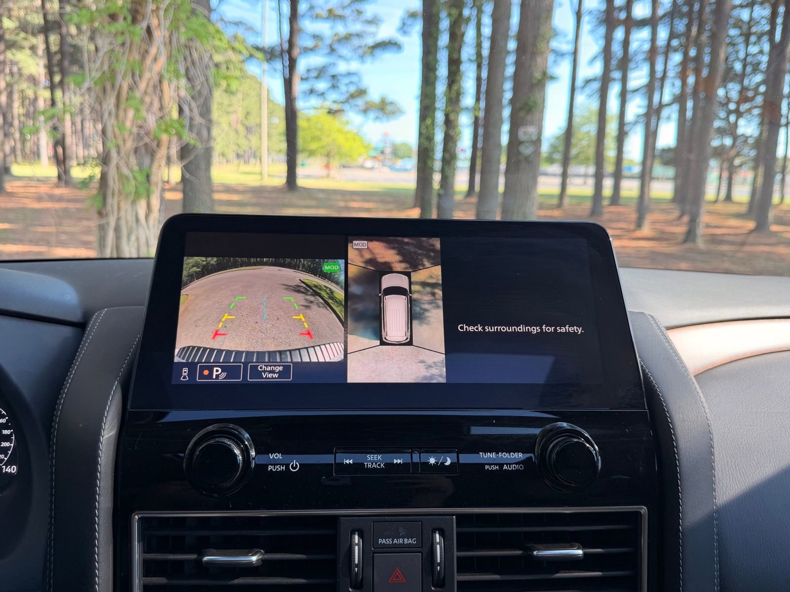 Used 2022 Nissan Armada SL w/ Captain's Chairs Package image 4