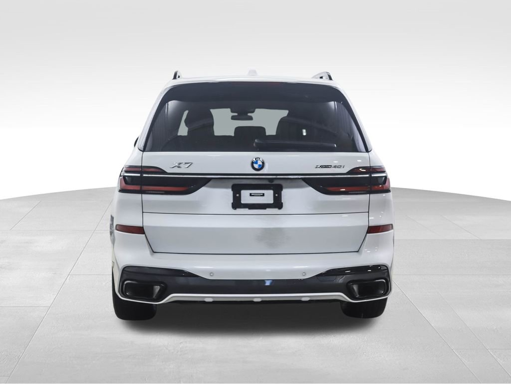 Used 2023 BMW X7 xDrive40i w/ M Sport Package image 4