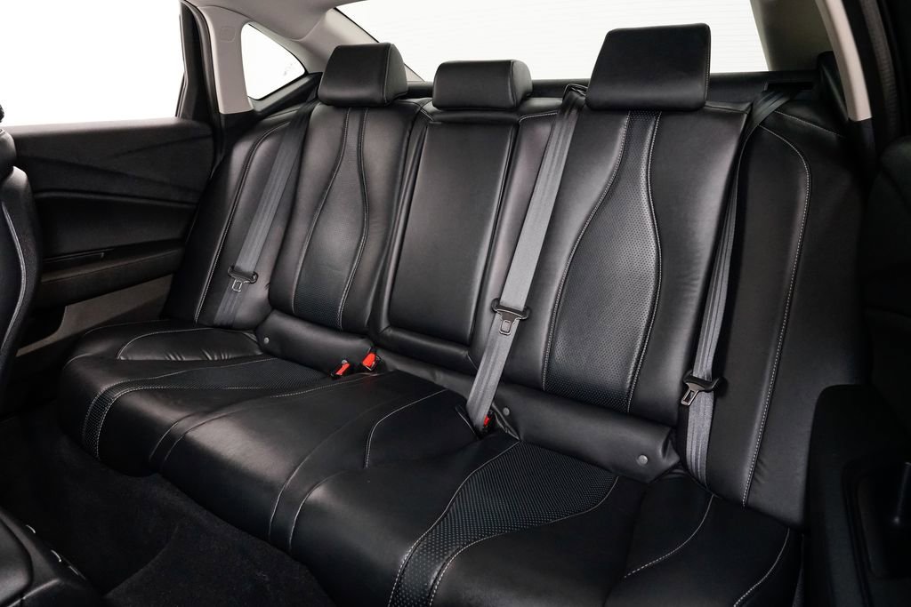 Certified 2025 Acura TLX w/ Technology Package image 23